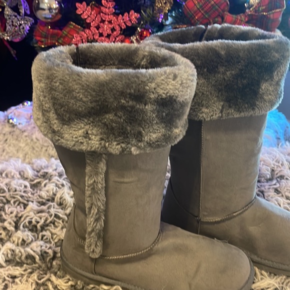 Compy Boots - Picture 2 of 5